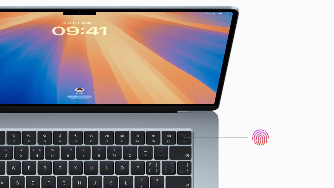 一台打开的天蓝色的 MacBook Air，展示触控 ID 按钮的位置。