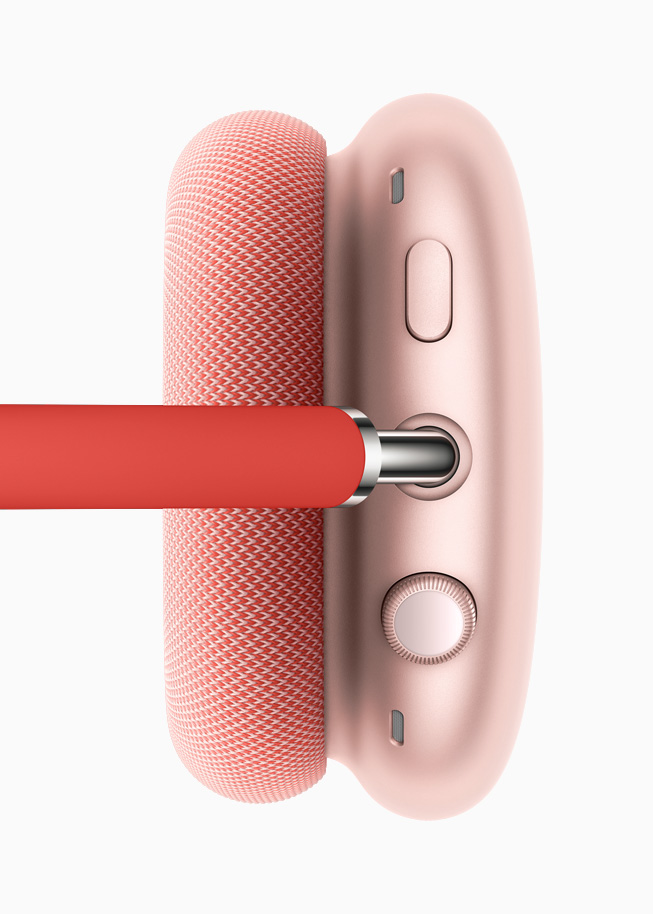 AirPods Max 的数码旋钮和噪声控制按钮。