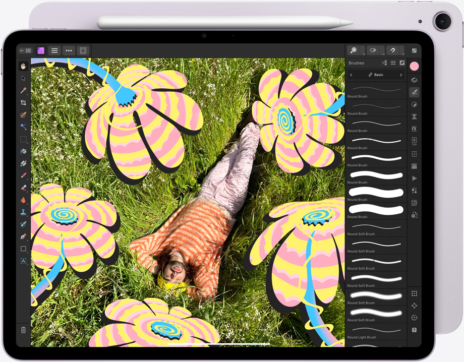 横屏放置的 iPad Air，屏幕上显示着正在编辑的绚丽图像。